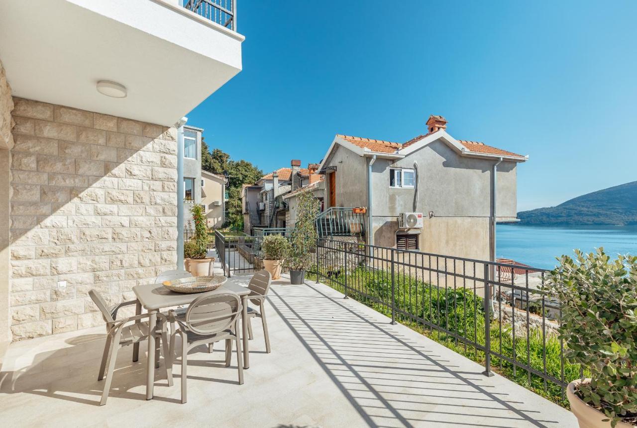 Boka Apartment 6 Herceg Novi Exteriör bild