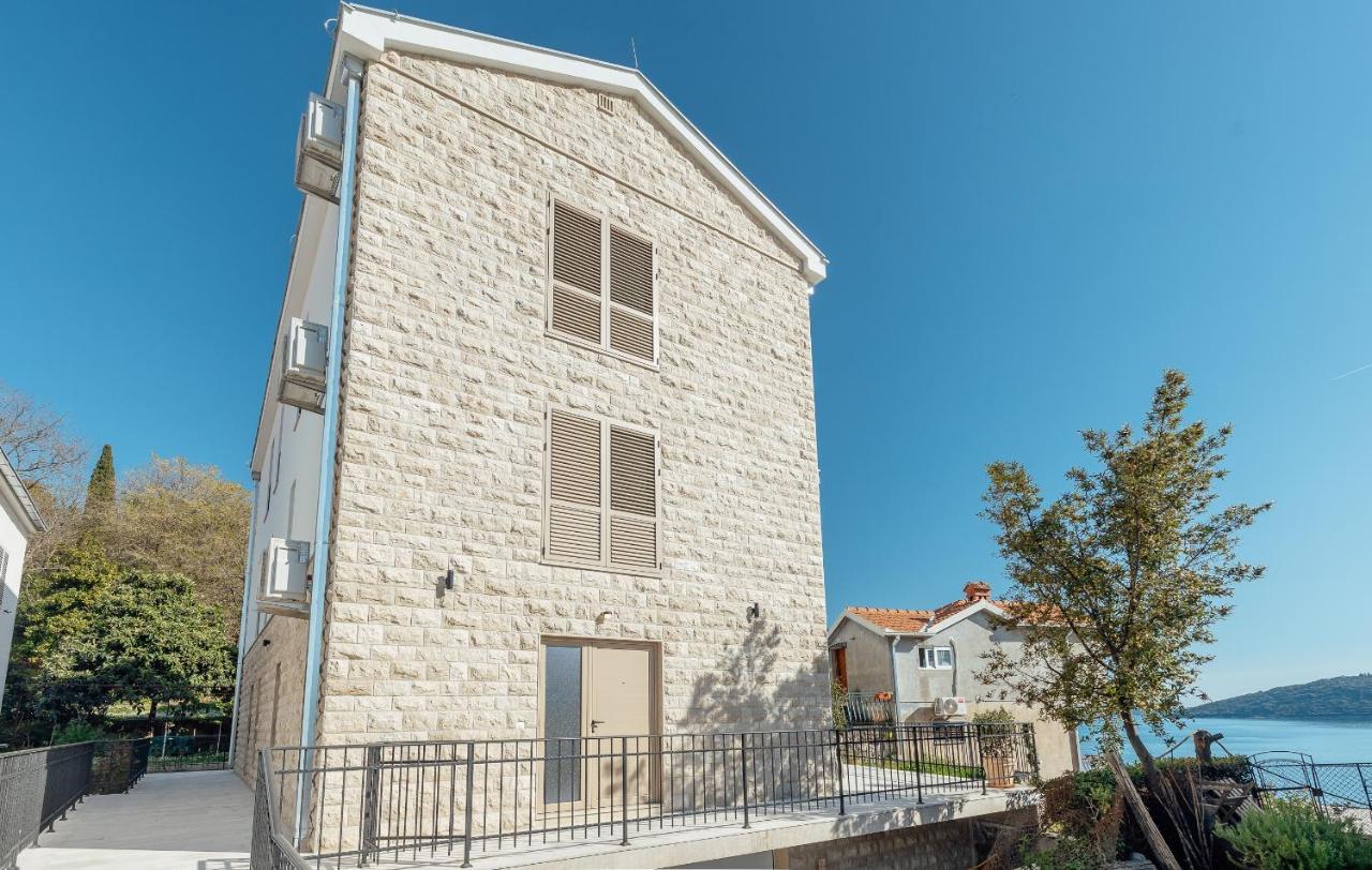 Boka Apartment 6 Herceg Novi Exteriör bild